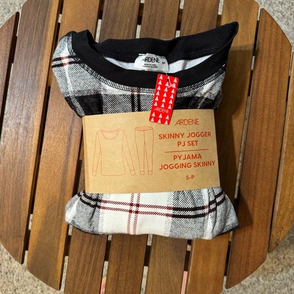 Ardene Plaid Skinny Jogger Pj Set / NWT - Picture 9 of 10